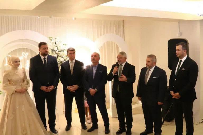 BAŞKAN AŞGIN'IN MUTLU GÜNÜ: OĞLU MUHAMMED EMİN NİŞANLANDI